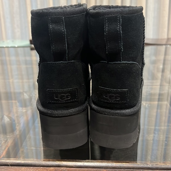 UGG Women’s Classic Mini Platform - brand new - black - Picture 2 of 6